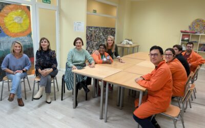 “Juntos y juntas sumamos capacidades”: un grupo de autogestores de Kairós lidera un programa que fomenta el intercambio de actividades con institutos