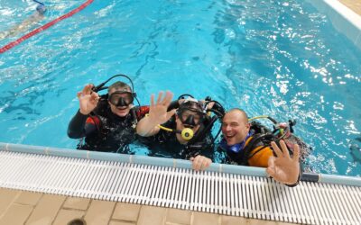 Bautizo de buceo inclusivo para participantes del CTL Kambalache de Kairós de la mano del Club CADAS